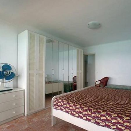 マントンFlat Rossiアパートメント 部屋 写真